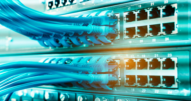 Centro de Operaciones de Red (NOC) - Tecnología Avanzada y Experiencia Profesional