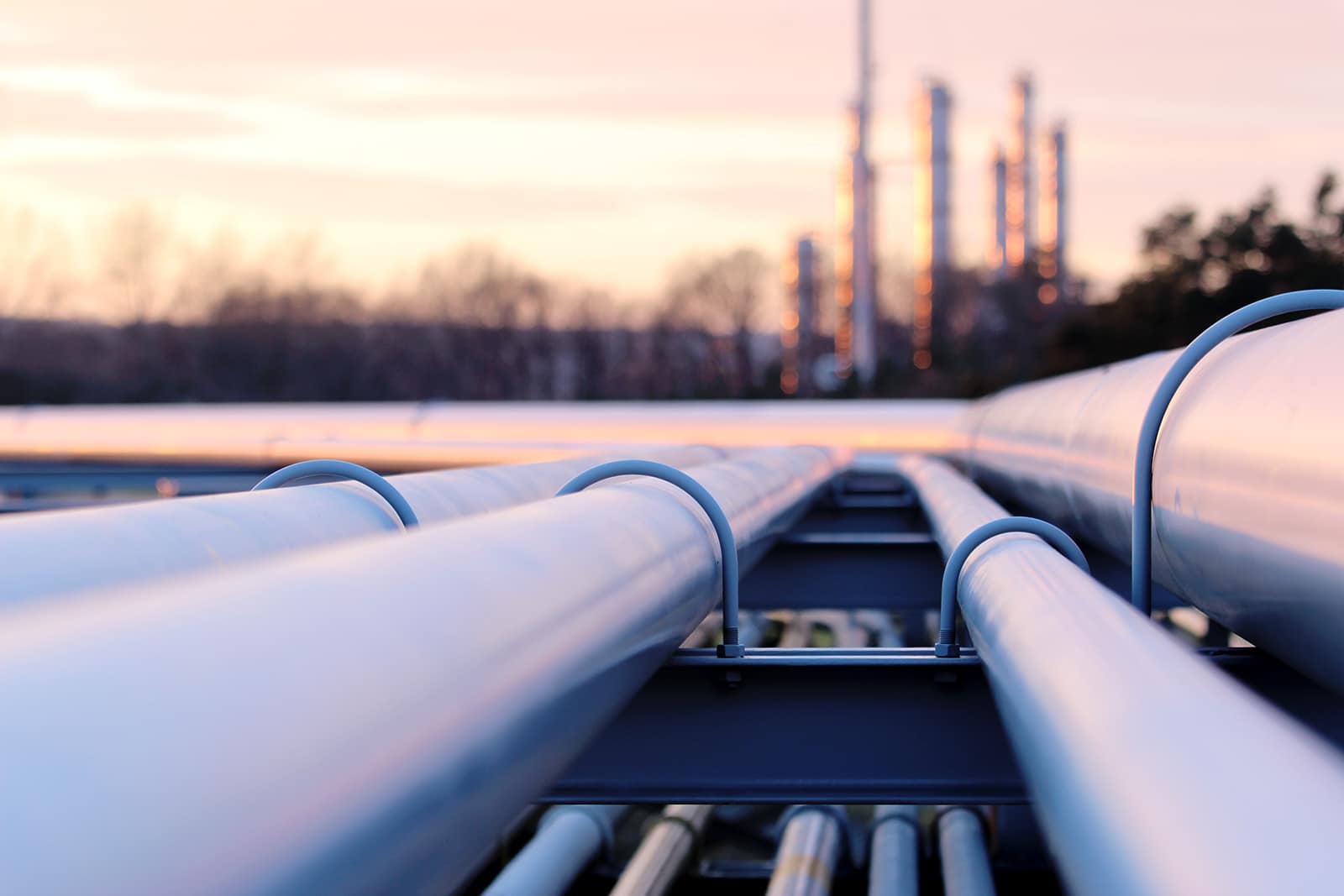 Sensores de Fibra Óptica para Infraestructura Crítica - Supervisión en Tiempo Real de Redes de Energía y Oleoductos
